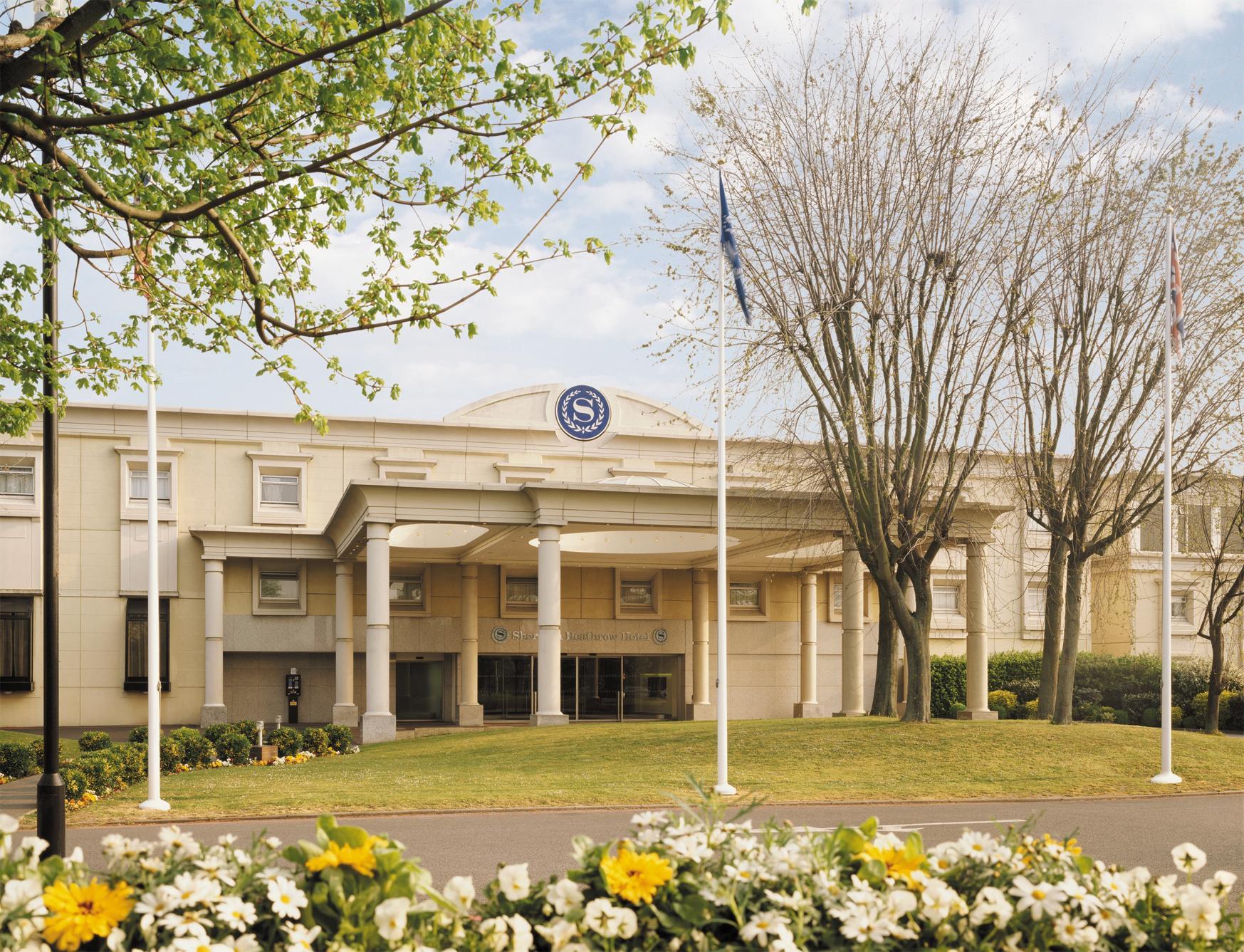 Sheraton Heathrow Hotel Hillingdon Exterior photo